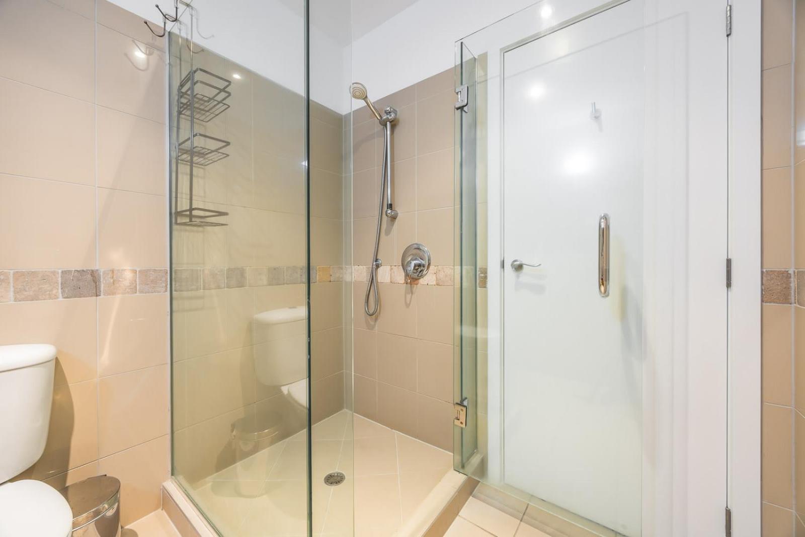 Апартаменты Beautiful Renovated 2 X Bdrm,Perfect Location Окленд Экстерьер фото